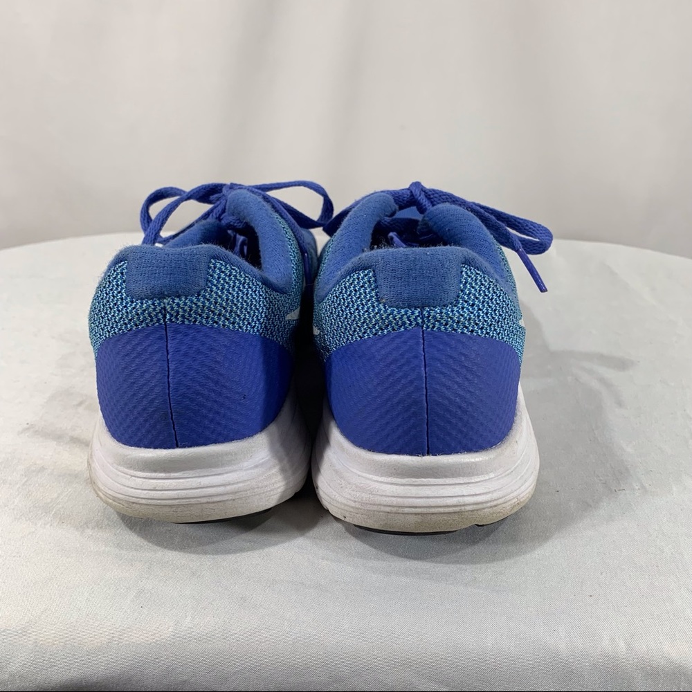 Nike Youth Size 6.5 Revolution 5 Shoes - Picture 2 of 8